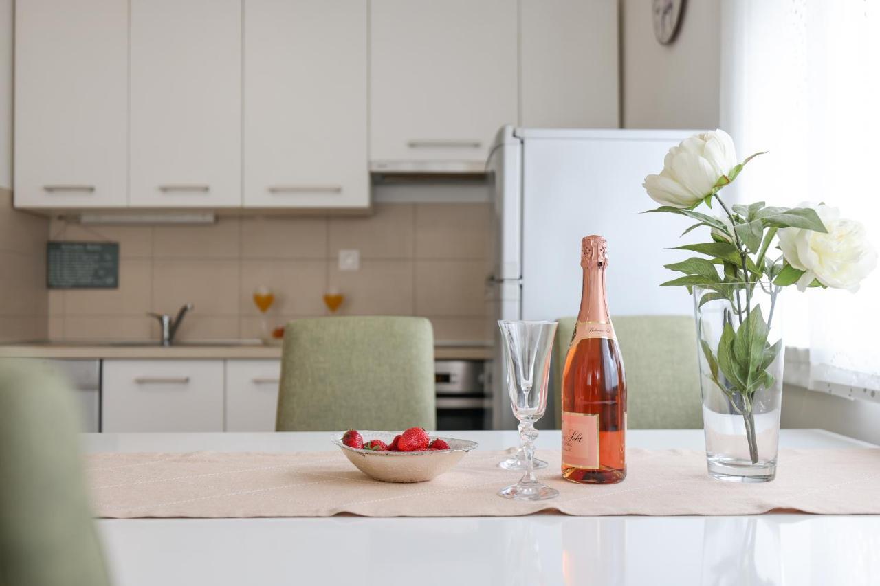 Cozy Niko Apartment - Private Parking And Balcony Zadar Exterior foto